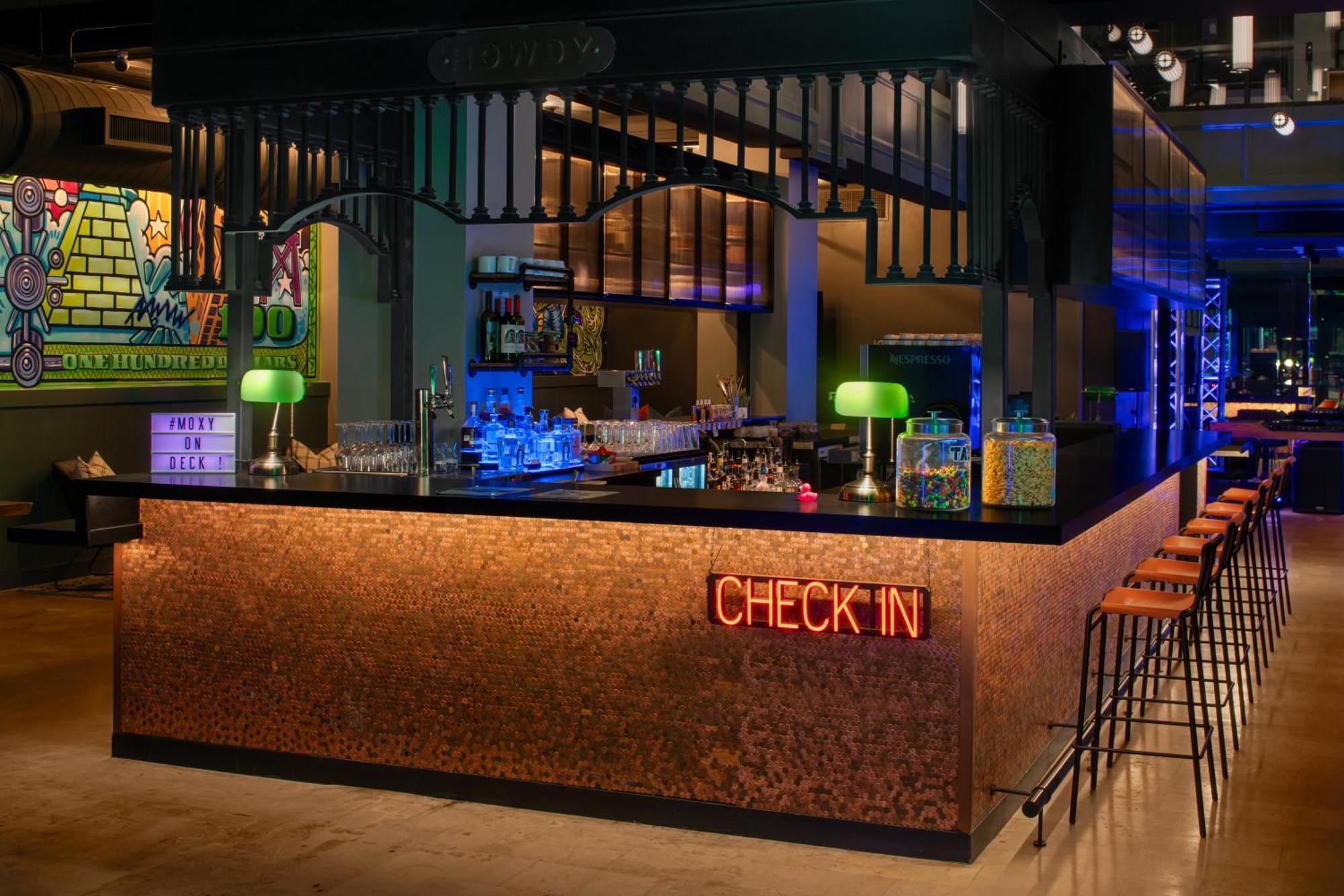 Moxy Houston Downtown Hotel Exterior photo