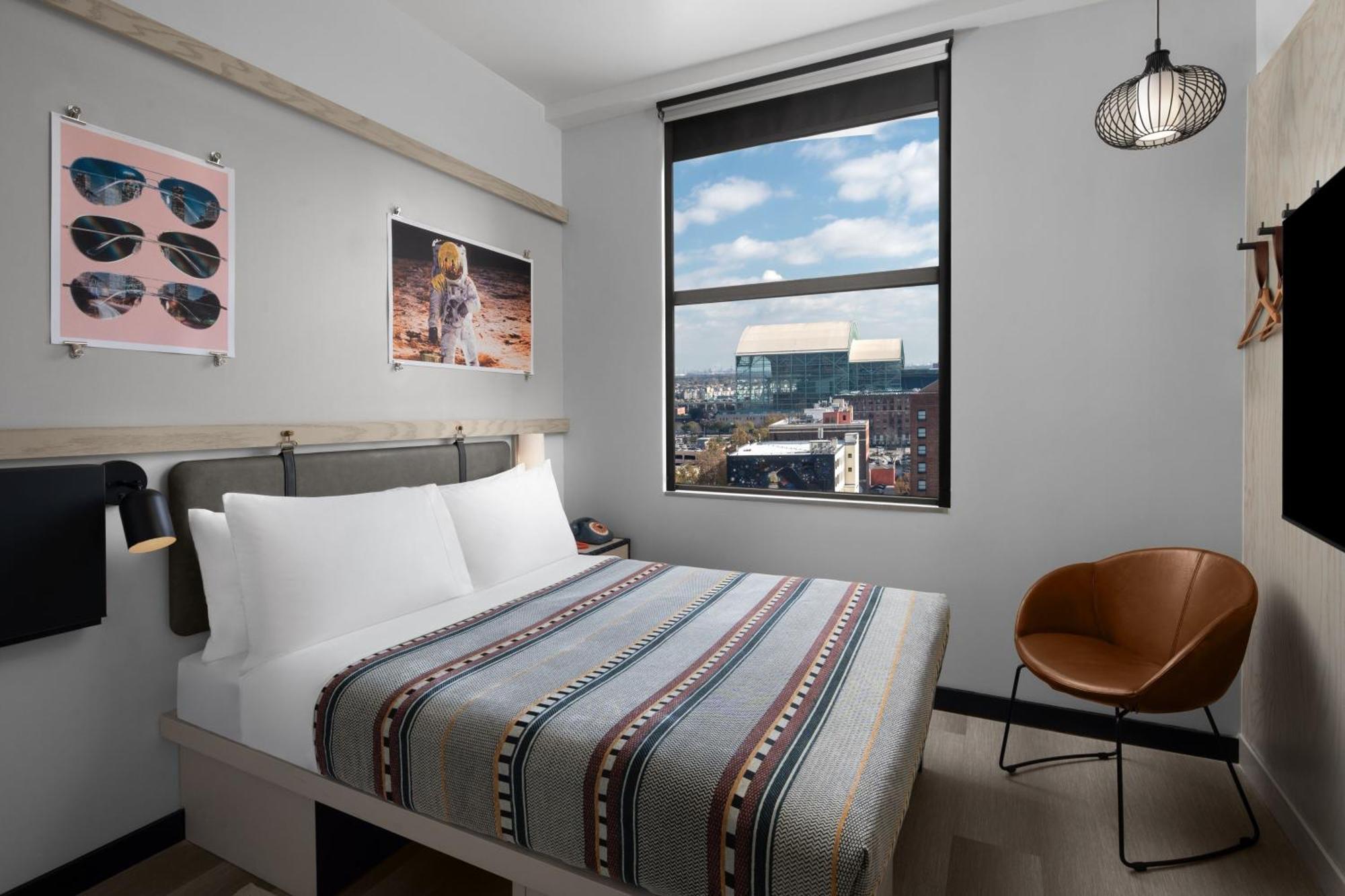 Moxy Houston Downtown Hotel Exterior photo