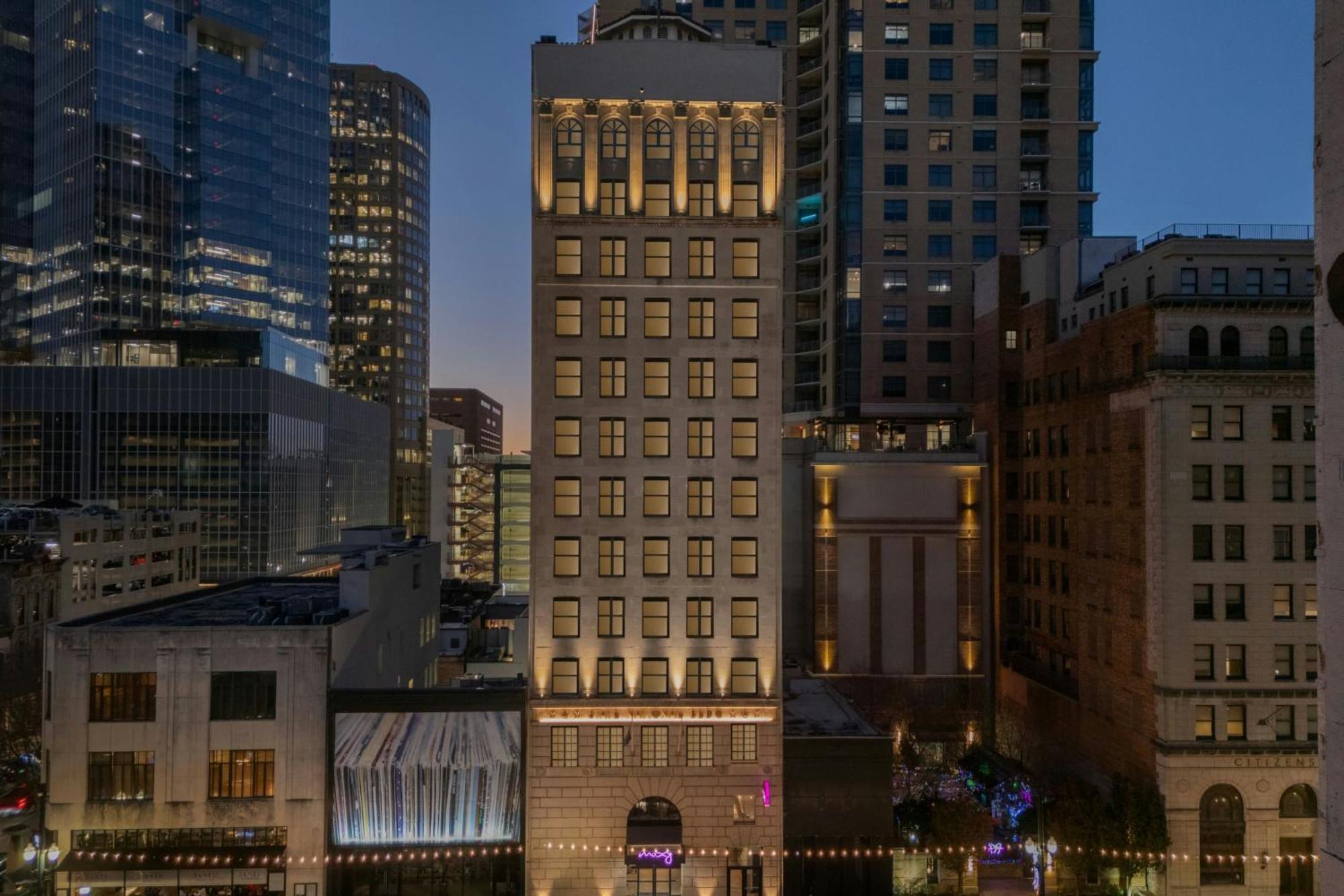 Moxy Houston Downtown Hotel Exterior photo